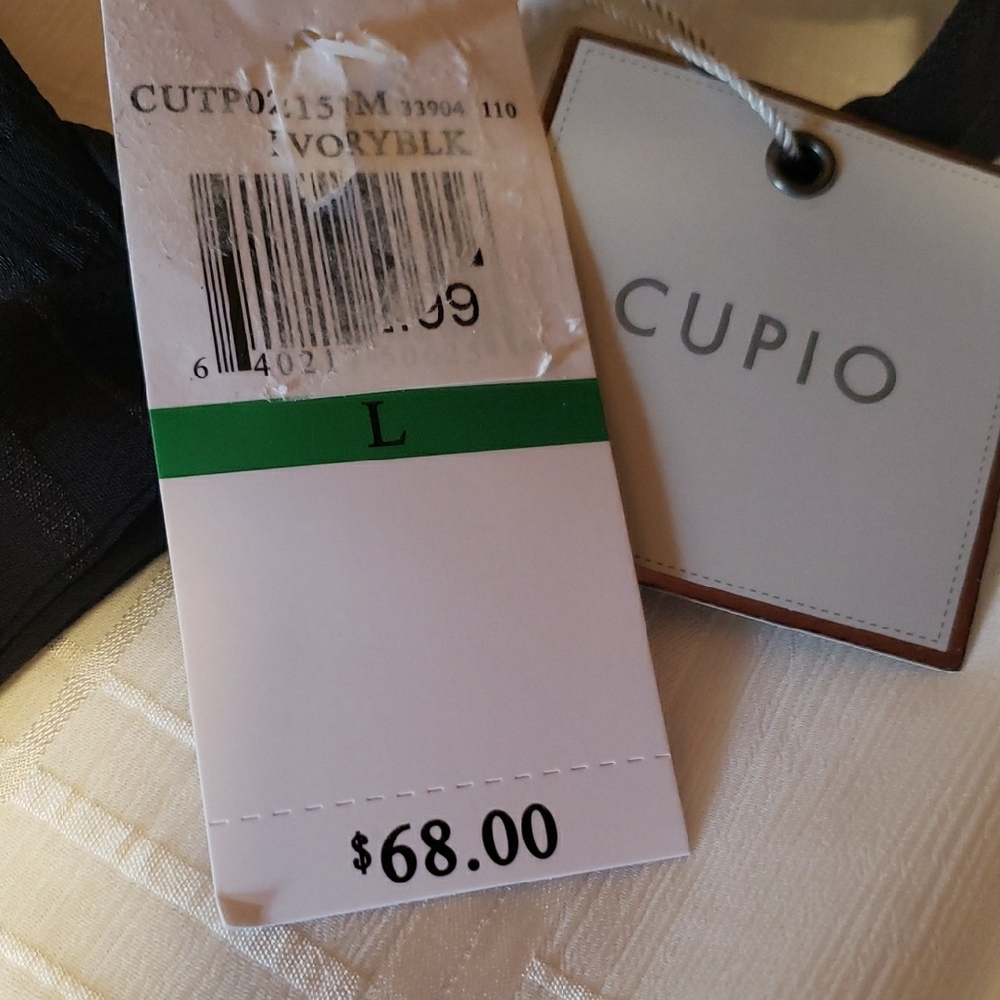 😊Cupio White Blouse with Black Tie Accent - Picture 7 of 8